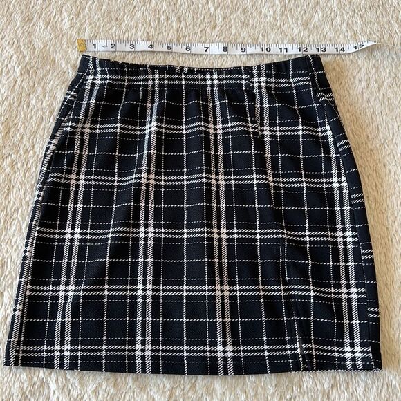 SHEIN mini skirt plaid black and white size small - Picture 5 of 14